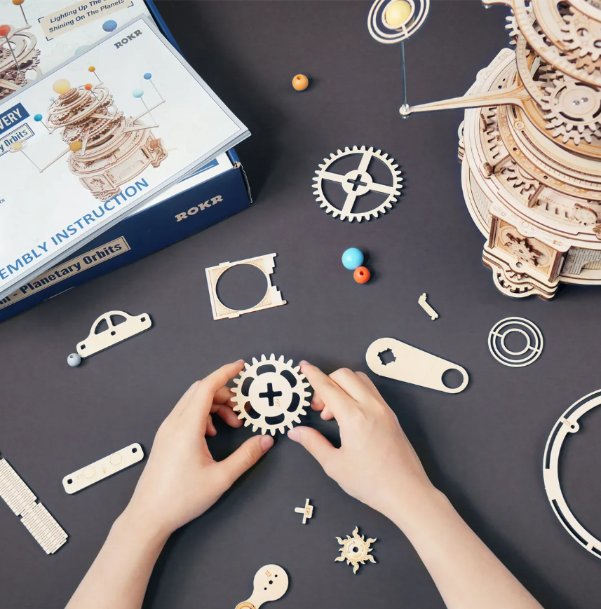 Rotatable Mechanical Orrery